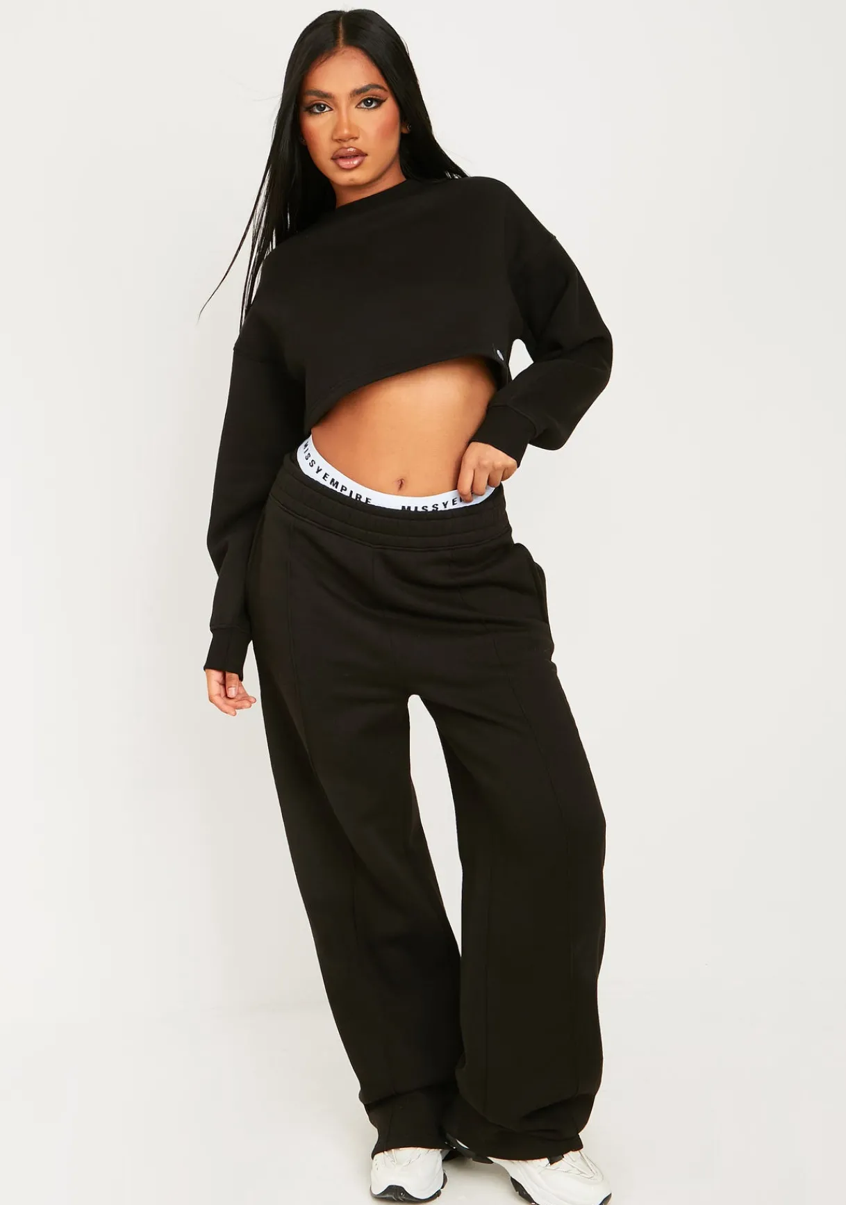 Airport Vibin'|Hoodies & Sweats*Missy Empire Emily Black Missy Tab Detail Cropped Sweatshirt